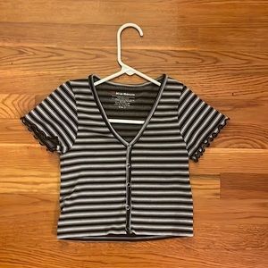 Bella Seamless One Size Striped Cropped Shirt